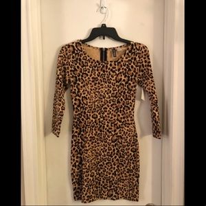 Leopard print body-con dress